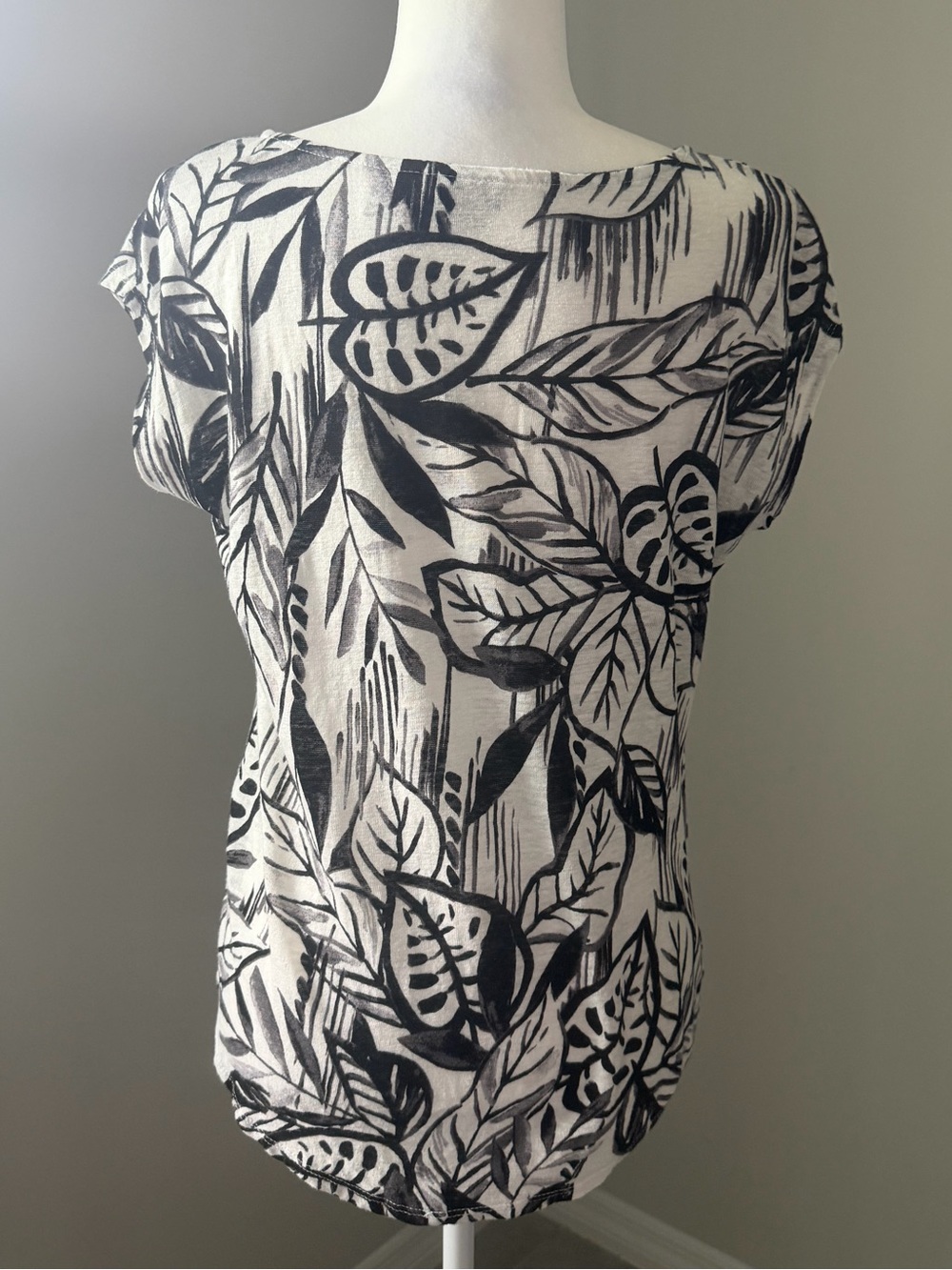 TAHARI Black White Linen Tropical Leaf Print Top Womens Size Small - Picture 5 of 11